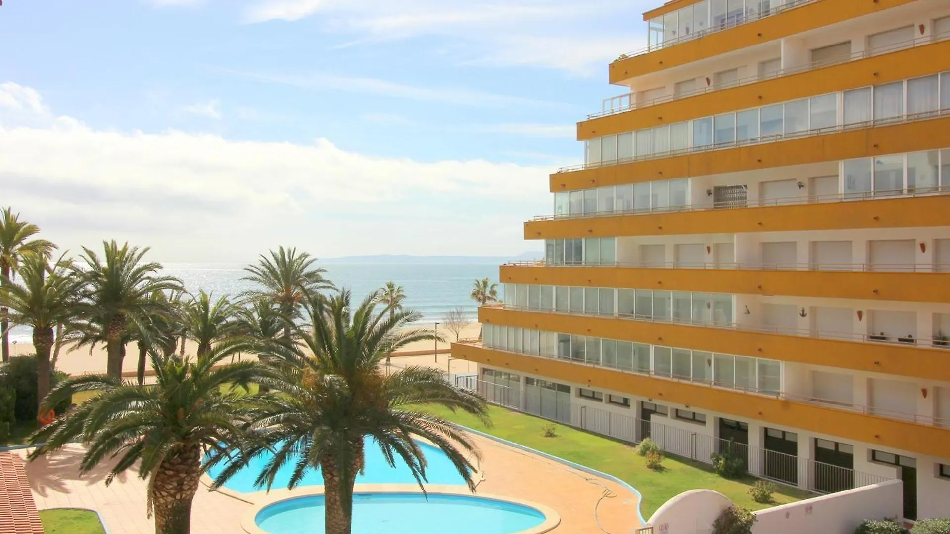 公寓 Holiday Center 2303 Apartamento En Primera Linea De Mar Y Con Piscina En Santa Margarita 罗萨斯 西班牙