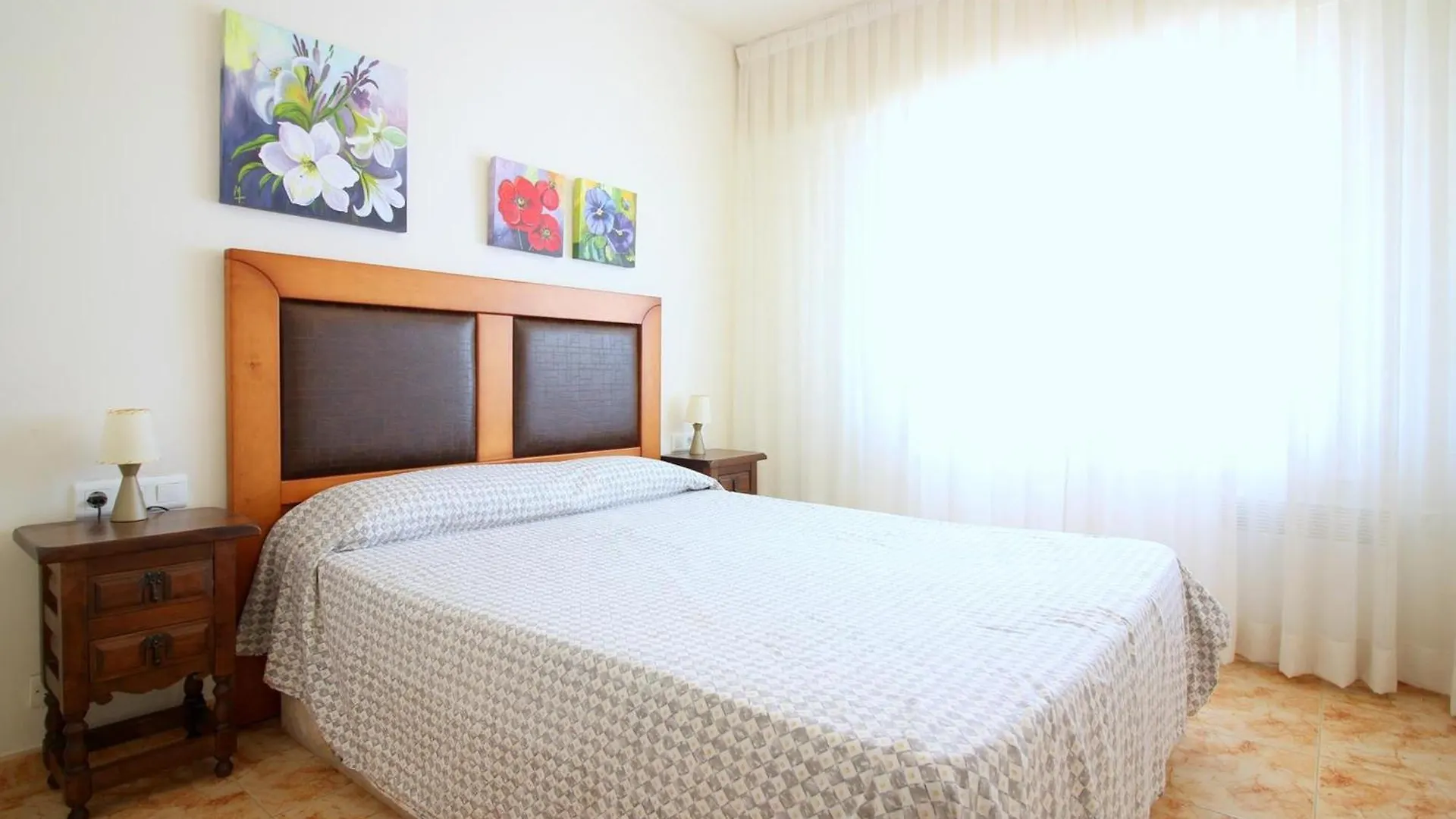 Holiday Center 2303 Apartamento En Primera Linea De Mar Y Con Piscina En Santa Margarita Roses 0*,