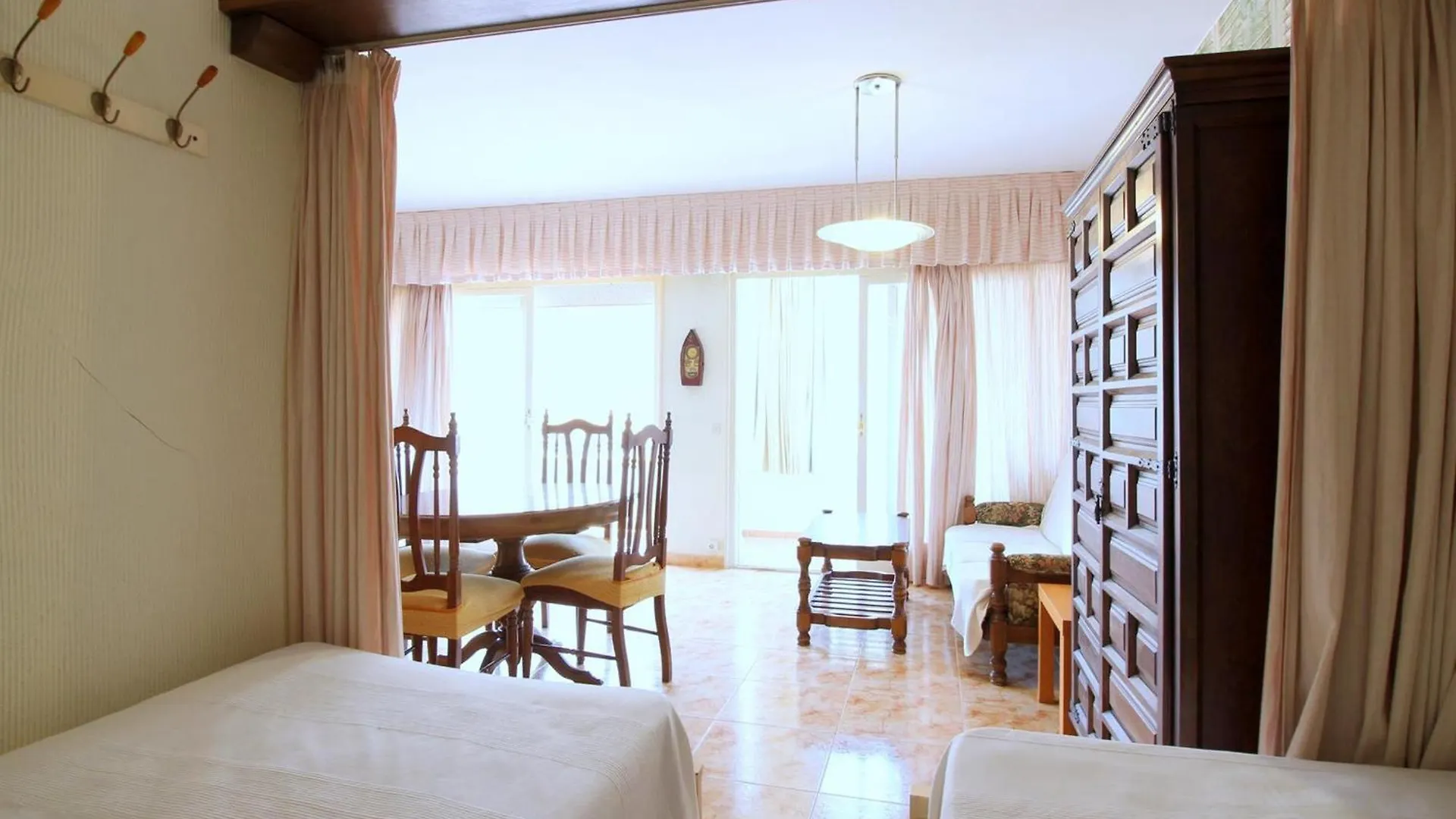 Holiday Center 2303 Apartamento En Primera Linea De Mar Y Con Piscina En Santa Margarita Roses 0*,